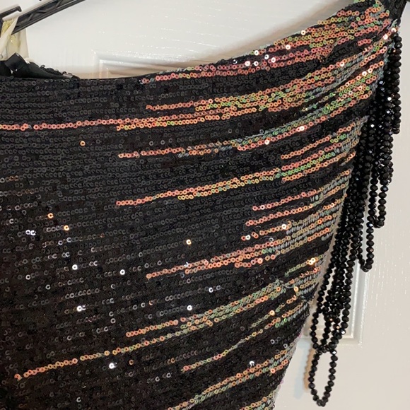 KALINNU one shoulder gown - Picture 2 of 4